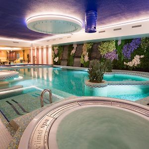 Economy Family Room Spa Access